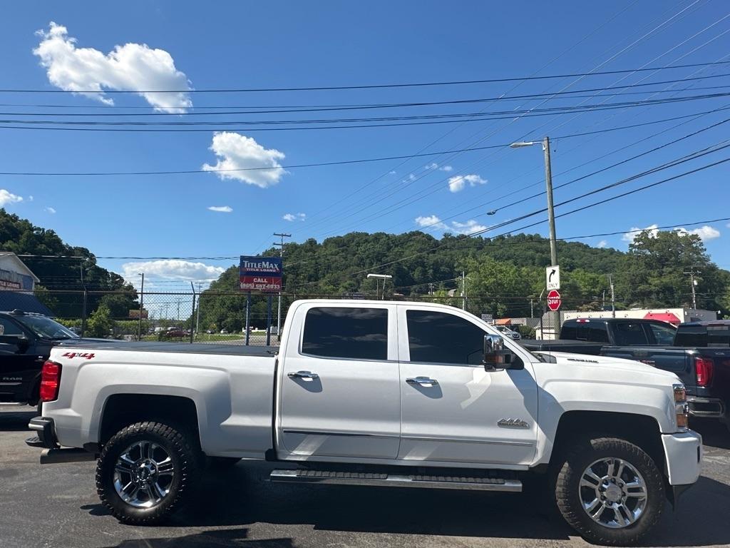 Chevrolet Silverado 2500HD 4WD Crew Cab 153.7" High Country 2019
