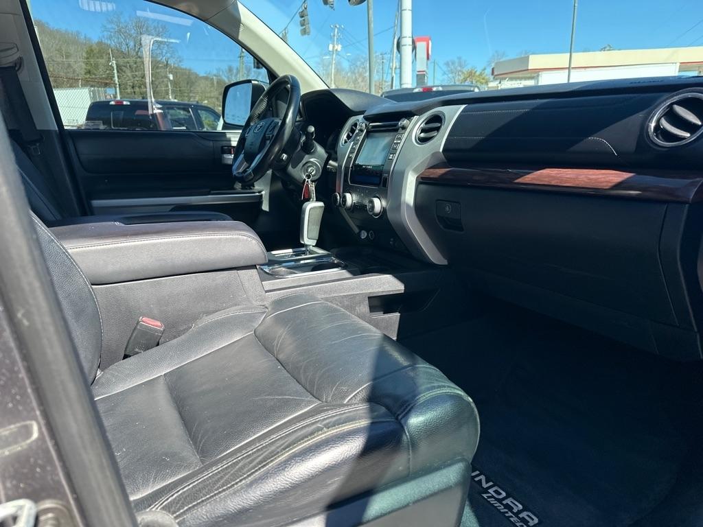 Toyota Tundra 4WD Truck CrewMax 5.7L FFV V8 6-Spd AT LTD (Natl) 2014