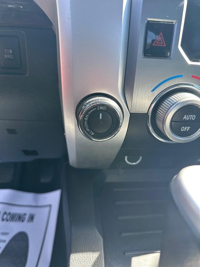 Toyota Tundra 4WD Truck CrewMax 5.7L FFV V8 6-Spd AT LTD (Natl) 2014