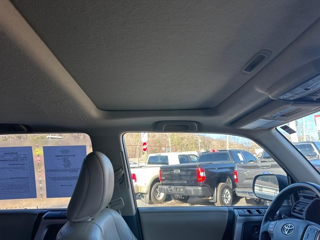 Toyota 4Runner 4WD 4dr V6 Limited (Natl) 2012