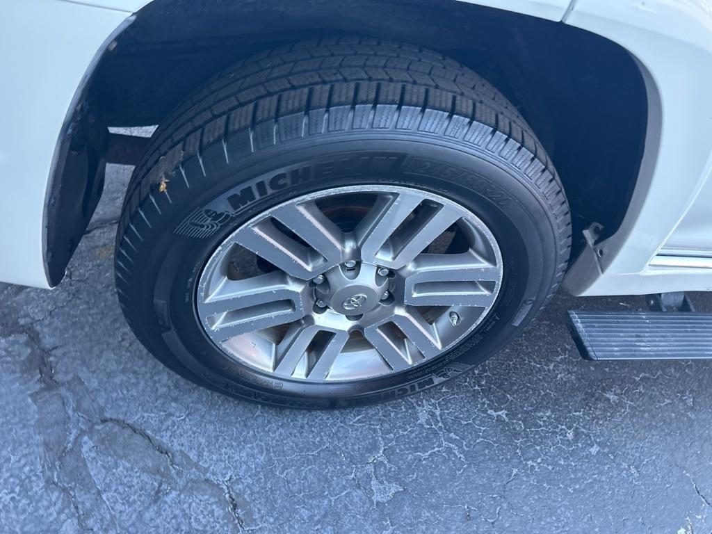 Toyota 4Runner 4WD 4dr V6 Limited (Natl) 2012