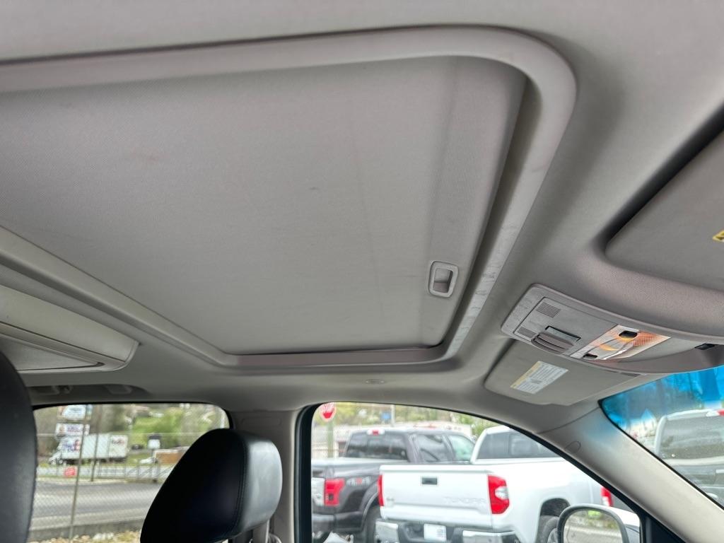 Chevrolet Tahoe 4WD 4dr 1500 LTZ 2011