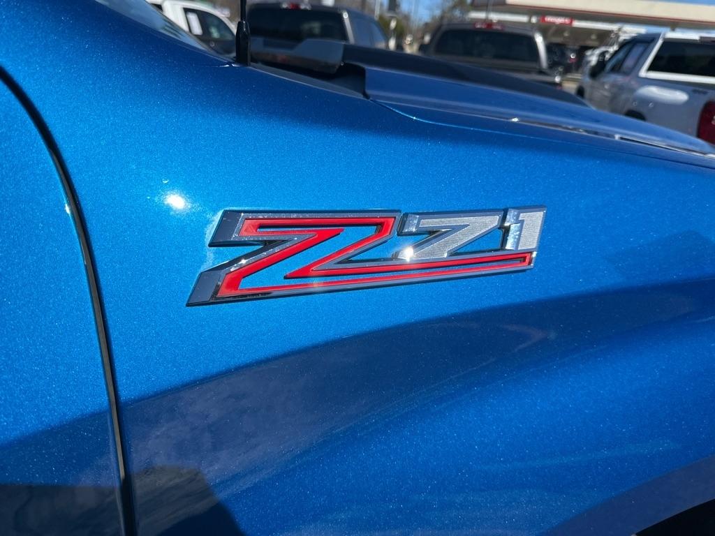 Chevrolet Silverado 1500 4WD Crew Cab 147" Custom Trail Boss 2022