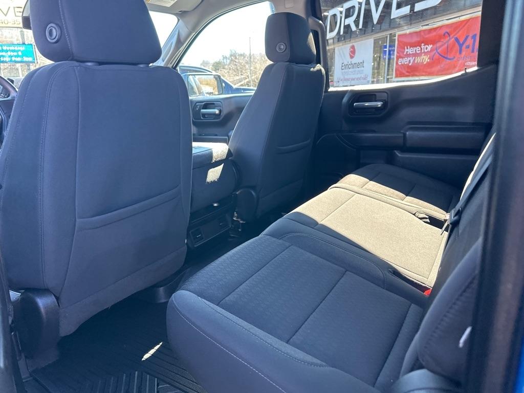 Chevrolet Silverado 1500 4WD Crew Cab 147" Custom Trail Boss 2022