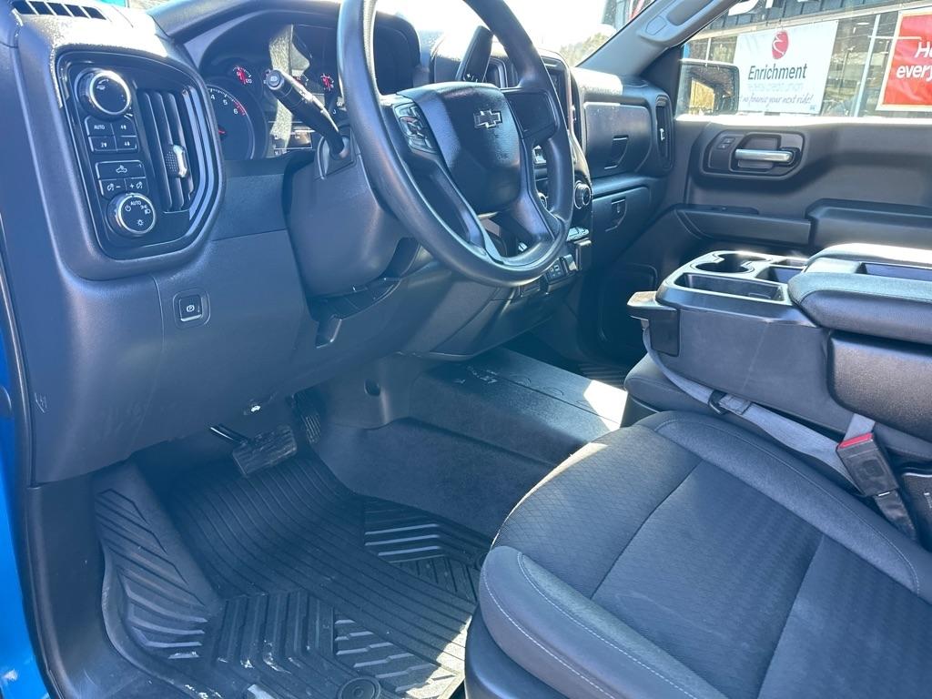 Chevrolet Silverado 1500 4WD Crew Cab 147" Custom Trail Boss 2022