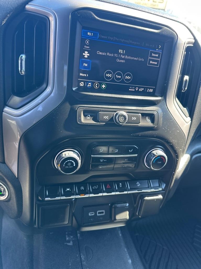 Chevrolet Silverado 1500 4WD Crew Cab 147" Custom Trail Boss 2022