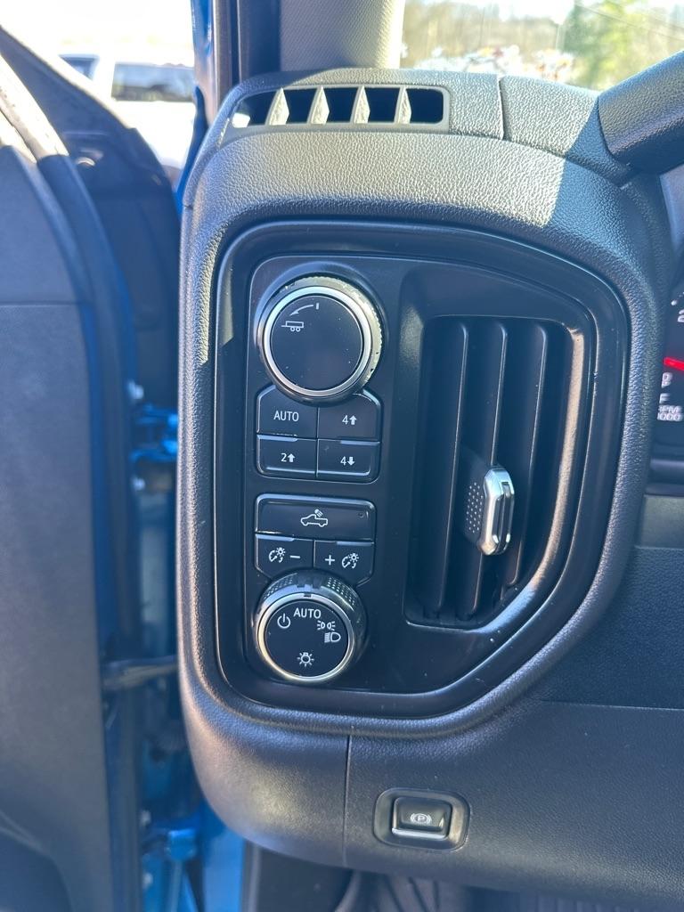 Chevrolet Silverado 1500 4WD Crew Cab 147" Custom Trail Boss 2022