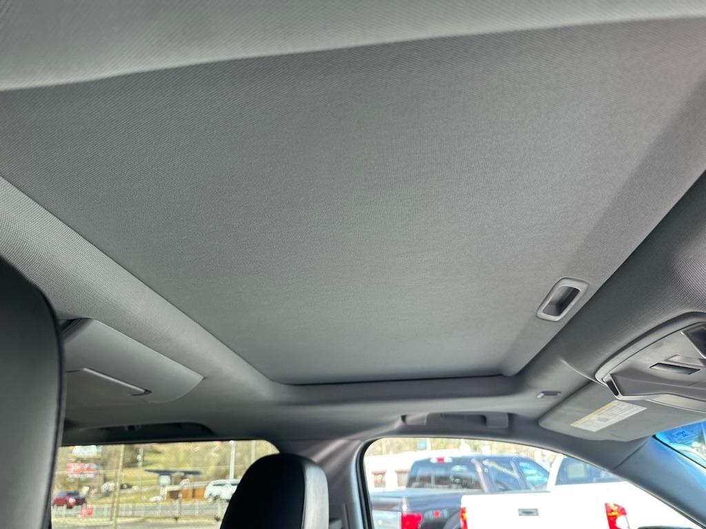 Cadillac Escalade ESV 4WD 4dr Premium Collection 2016