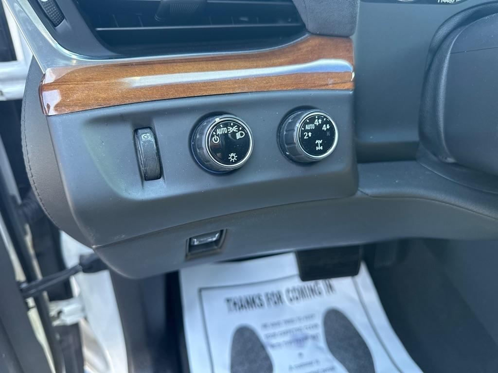 Cadillac Escalade ESV 4WD 4dr Premium Collection 2016