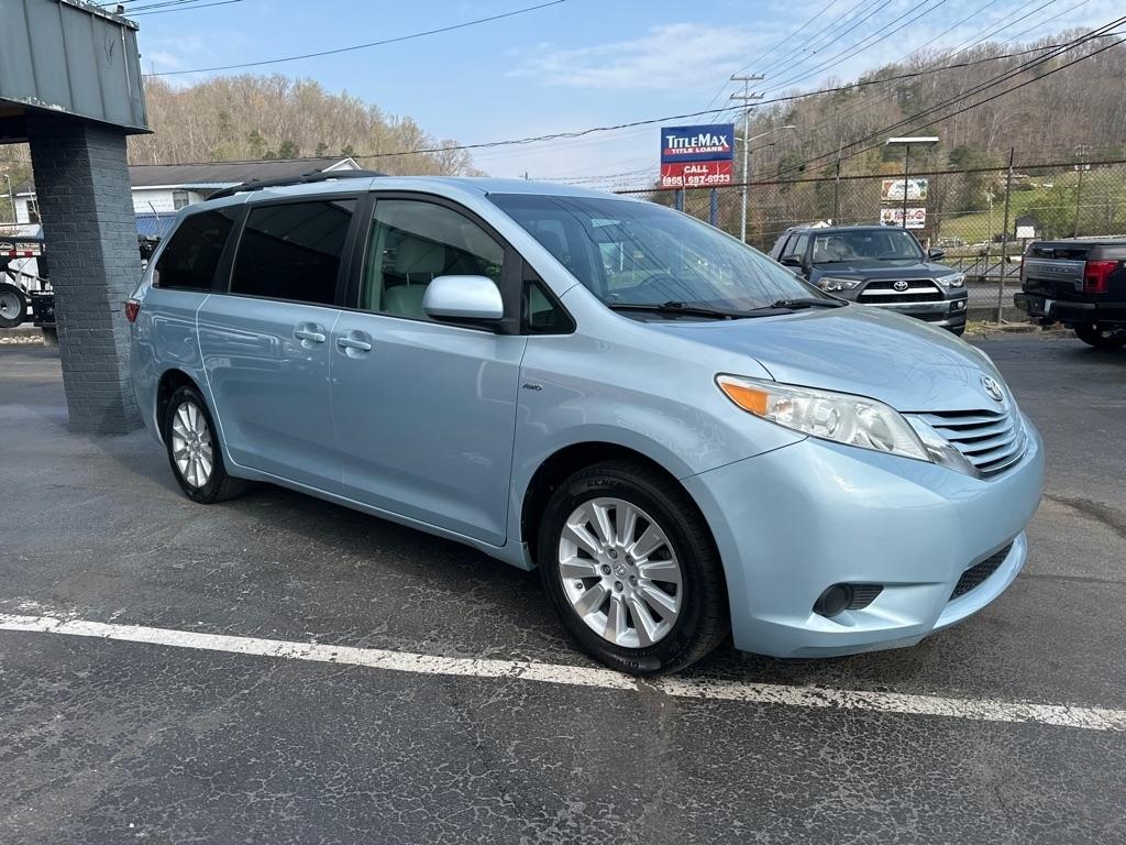 Toyota Sienna 5dr 7-Pass Van LE AWD (Natl) 2016