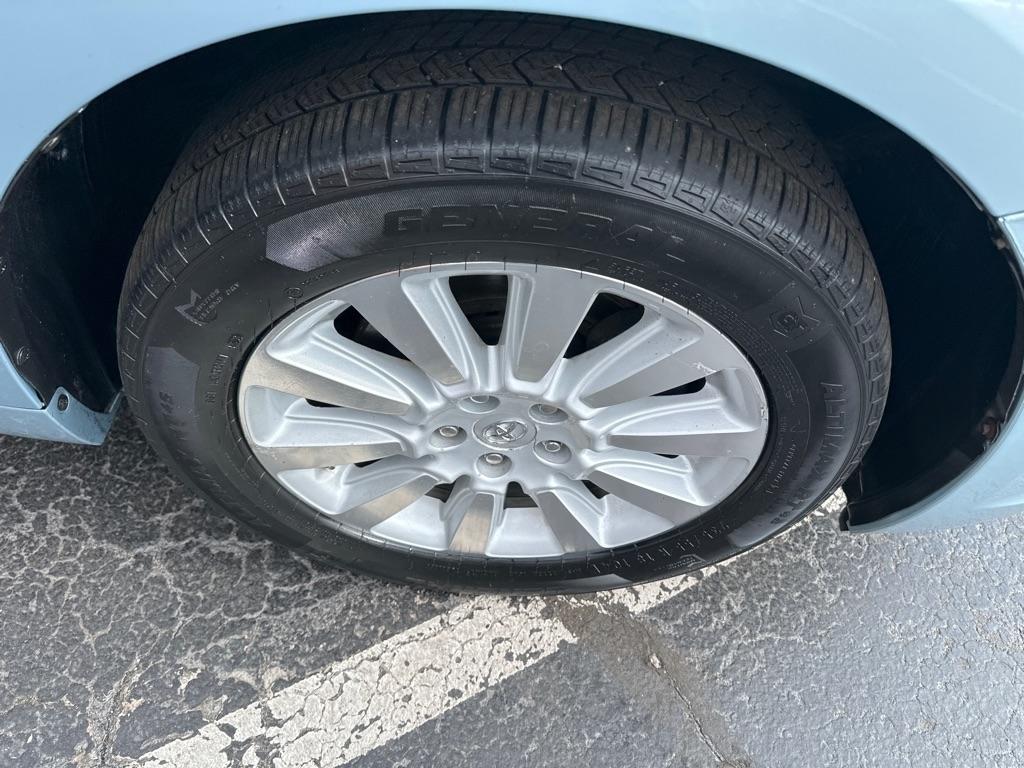 Toyota Sienna 5dr 7-Pass Van LE AWD (Natl) 2016