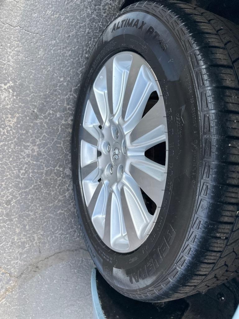 Toyota Sienna 5dr 7-Pass Van LE AWD (Natl) 2016