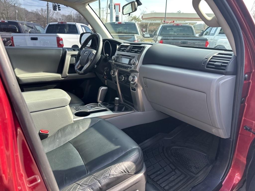 Toyota 4Runner 4WD 4dr V6 Limited (Natl) 2011