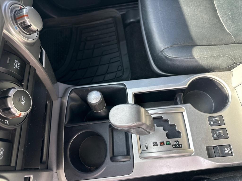 Toyota 4Runner 4WD 4dr V6 Limited (Natl) 2011