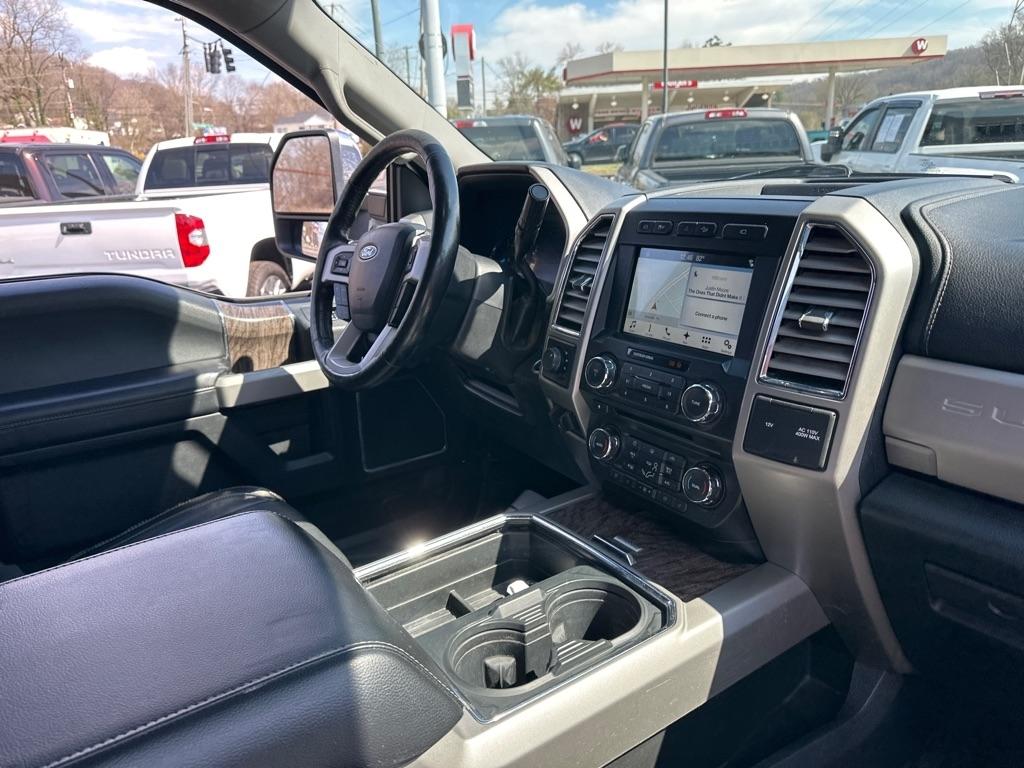 Ford Super Duty F-250 SRW King Ranch 4WD Crew Cab 8' Box 2017