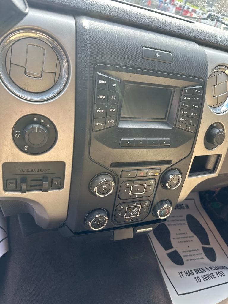 Ford F-150 4WD SuperCrew 145" Platinum 2013