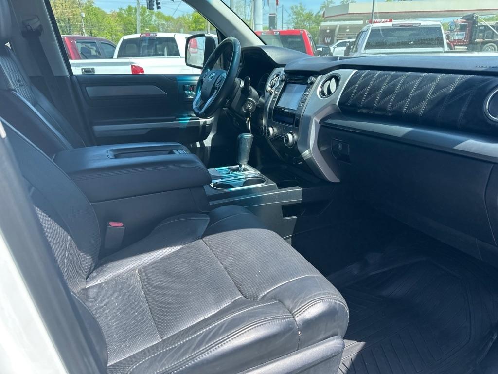 Toyota Tundra 4WD Truck CrewMax 5.7L FFV V8 6-Spd AT Platinum (Natl) 2014