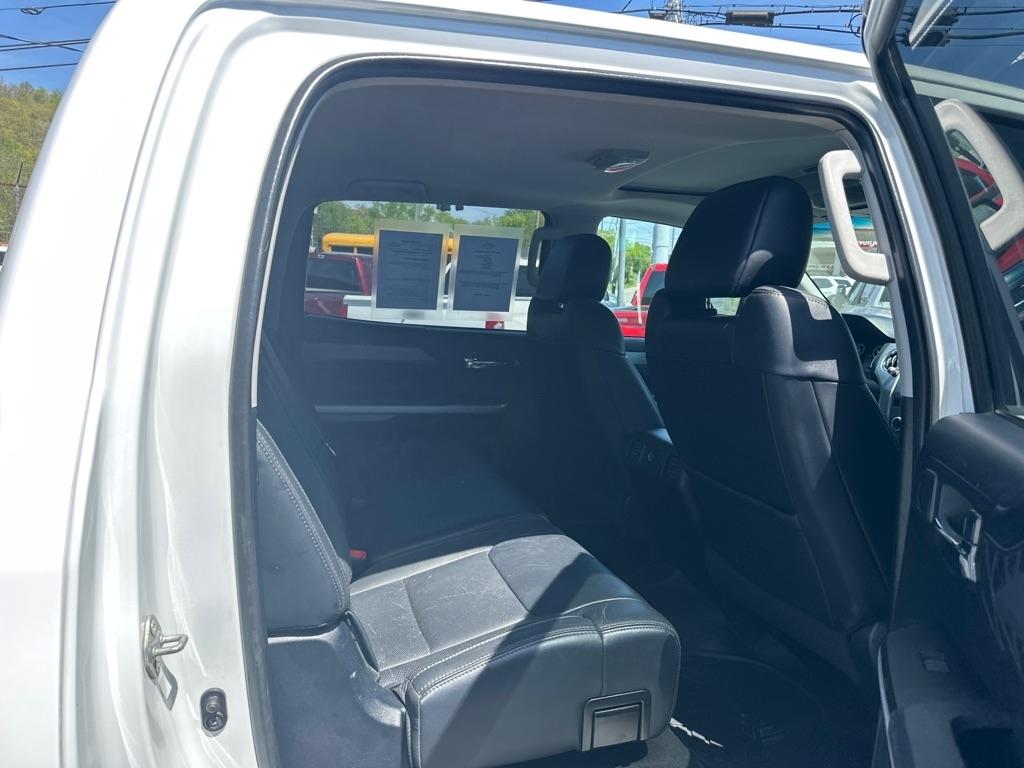 Toyota Tundra 4WD Truck CrewMax 5.7L FFV V8 6-Spd AT Platinum (Natl) 2014