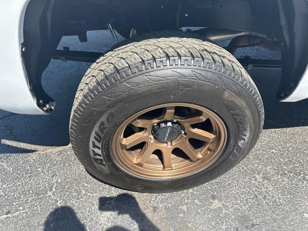 Toyota Tundra 4WD Truck CrewMax 5.7L FFV V8 6-Spd AT Platinum (Natl) 2014