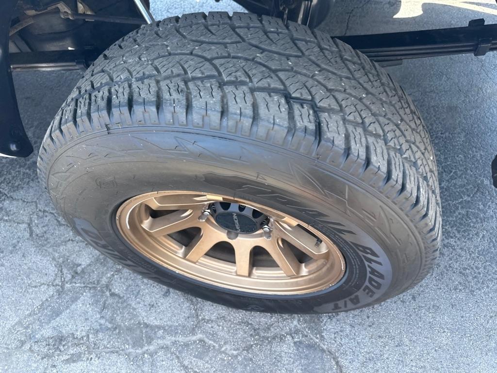 Toyota Tundra 4WD Truck CrewMax 5.7L FFV V8 6-Spd AT Platinum (Natl) 2014