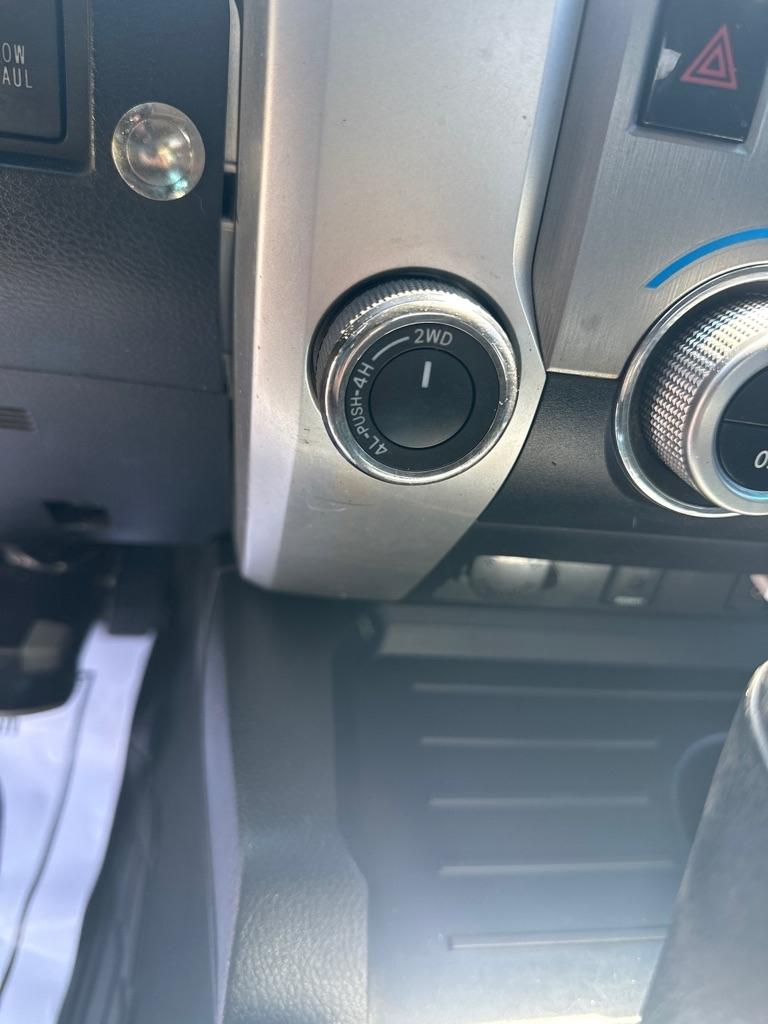 Toyota Tundra 4WD Truck CrewMax 5.7L FFV V8 6-Spd AT Platinum (Natl) 2014