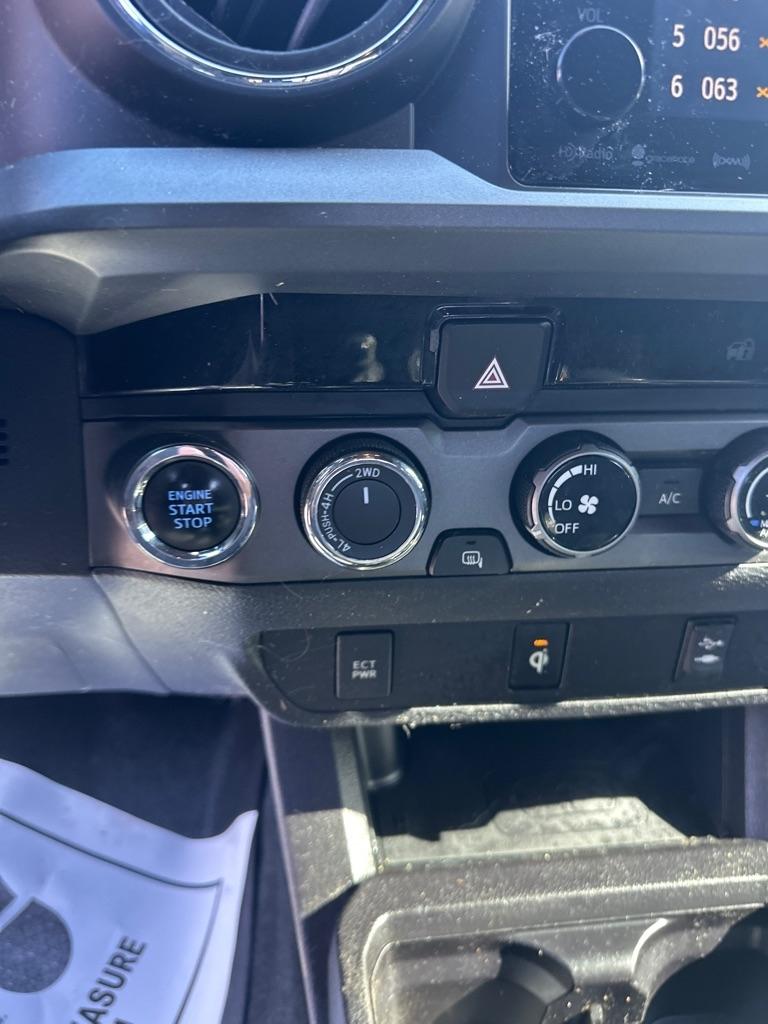 Toyota Tacoma 4WD Double Cab V6 MT TRD Off Road (Natl) 2016