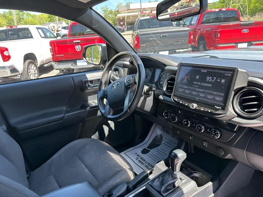 Toyota Tacoma 4WD Double Cab V6 MT TRD Off Road (Natl) 2016