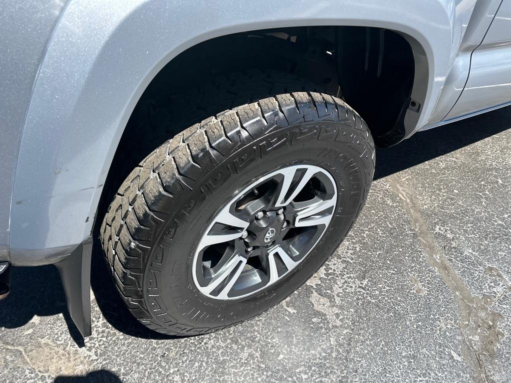 Toyota Tacoma 4WD Double Cab V6 MT TRD Off Road (Natl) 2016