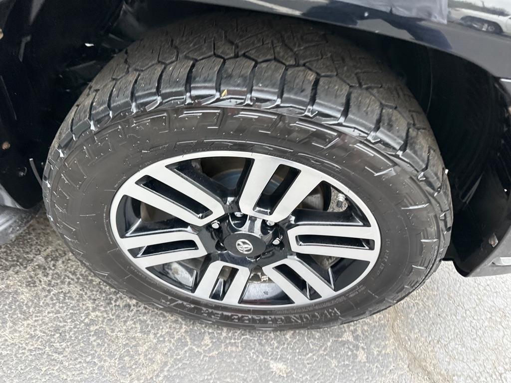 Toyota 4Runner TRD Off Road Premium 4WD (Natl) 2017