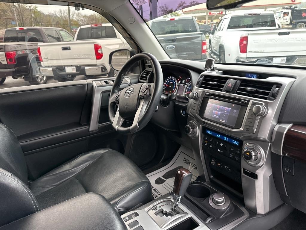 Toyota 4Runner TRD Off Road Premium 4WD (Natl) 2017