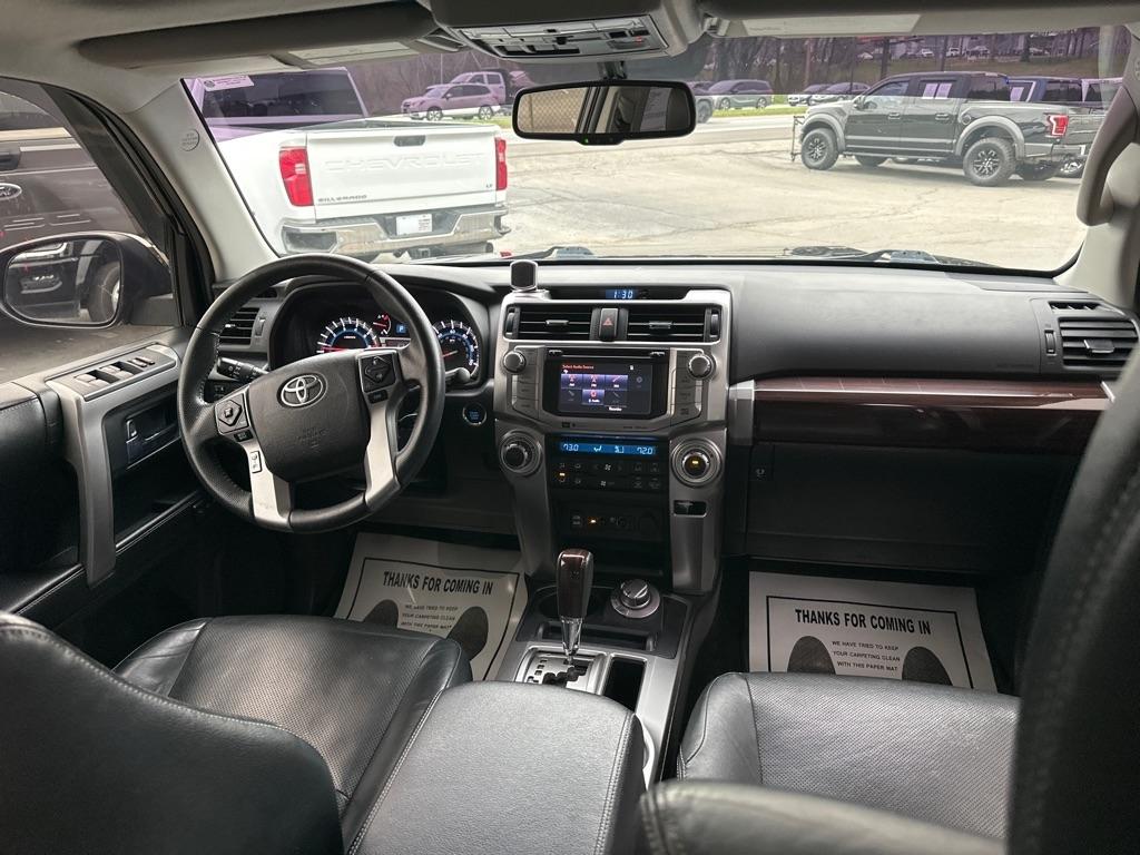 Toyota 4Runner TRD Off Road Premium 4WD (Natl) 2017