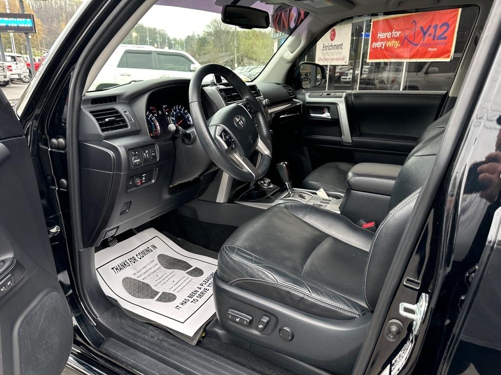 Toyota 4Runner TRD Off Road Premium 4WD (Natl) 2017