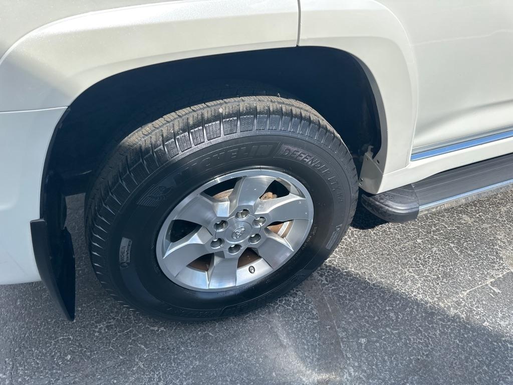 Toyota 4Runner 4WD 4dr V6 Limited (Natl) 2012