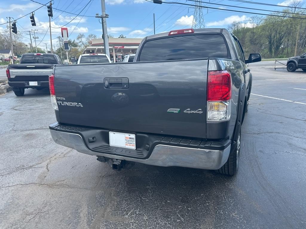 Toyota Tundra 4WD Truck CrewMax 5.7L FFV V8 6-Spd AT (Natl) 2011