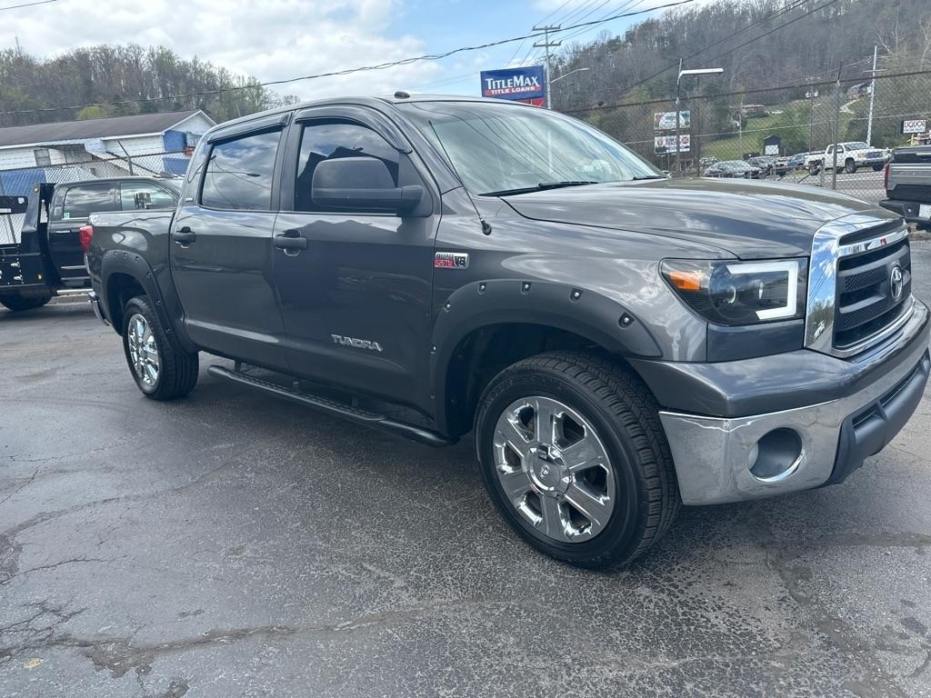 Toyota Tundra 4WD Truck CrewMax 5.7L FFV V8 6-Spd AT (Natl) 2011