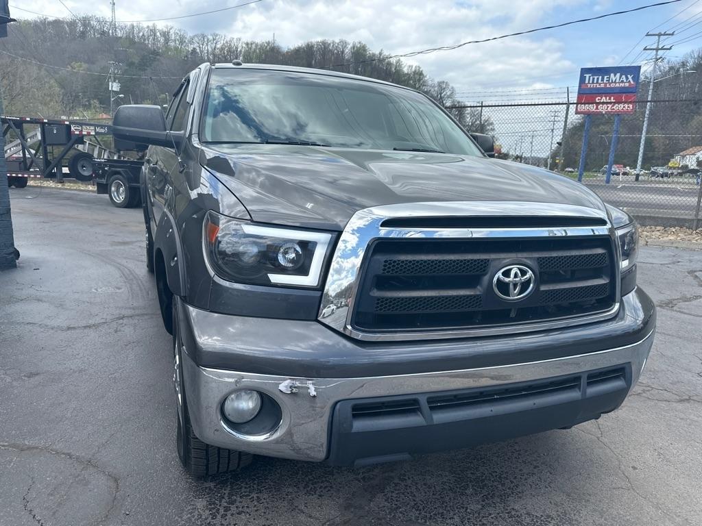 Toyota Tundra 4WD Truck CrewMax 5.7L FFV V8 6-Spd AT (Natl) 2011