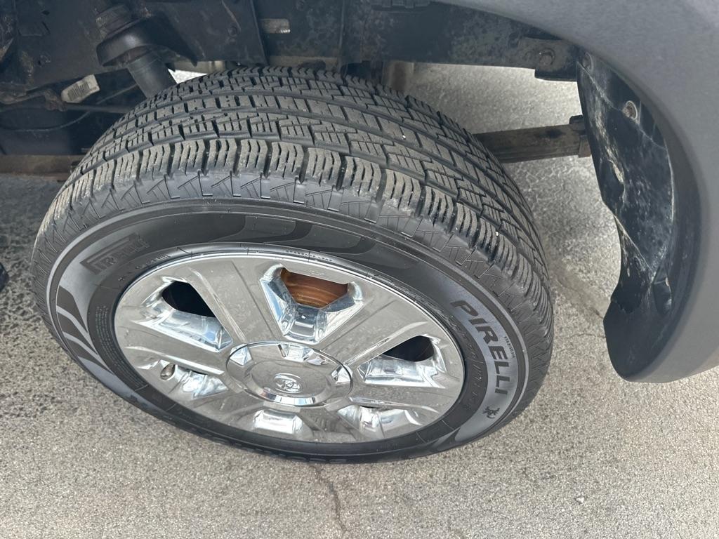 Toyota Tundra 4WD Truck CrewMax 5.7L FFV V8 6-Spd AT (Natl) 2011