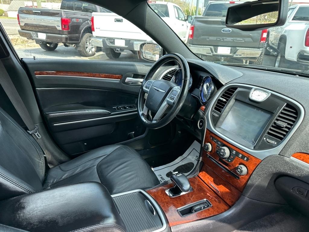 Chrysler 300 4dr Sdn RWD 2014