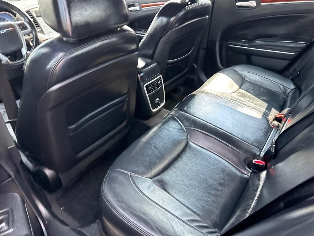 Chrysler 300 4dr Sdn RWD 2014