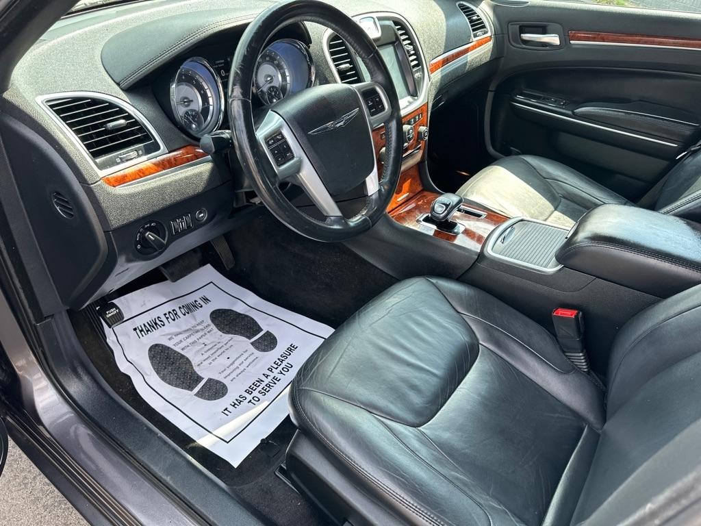 Chrysler 300 4dr Sdn RWD 2014