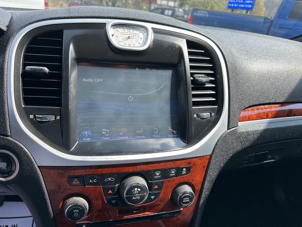 Chrysler 300 4dr Sdn RWD 2014