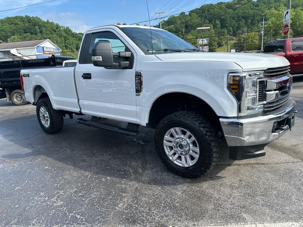 Ford Super Duty F-250 SRW XLT 4WD Reg Cab 8' Box 2019