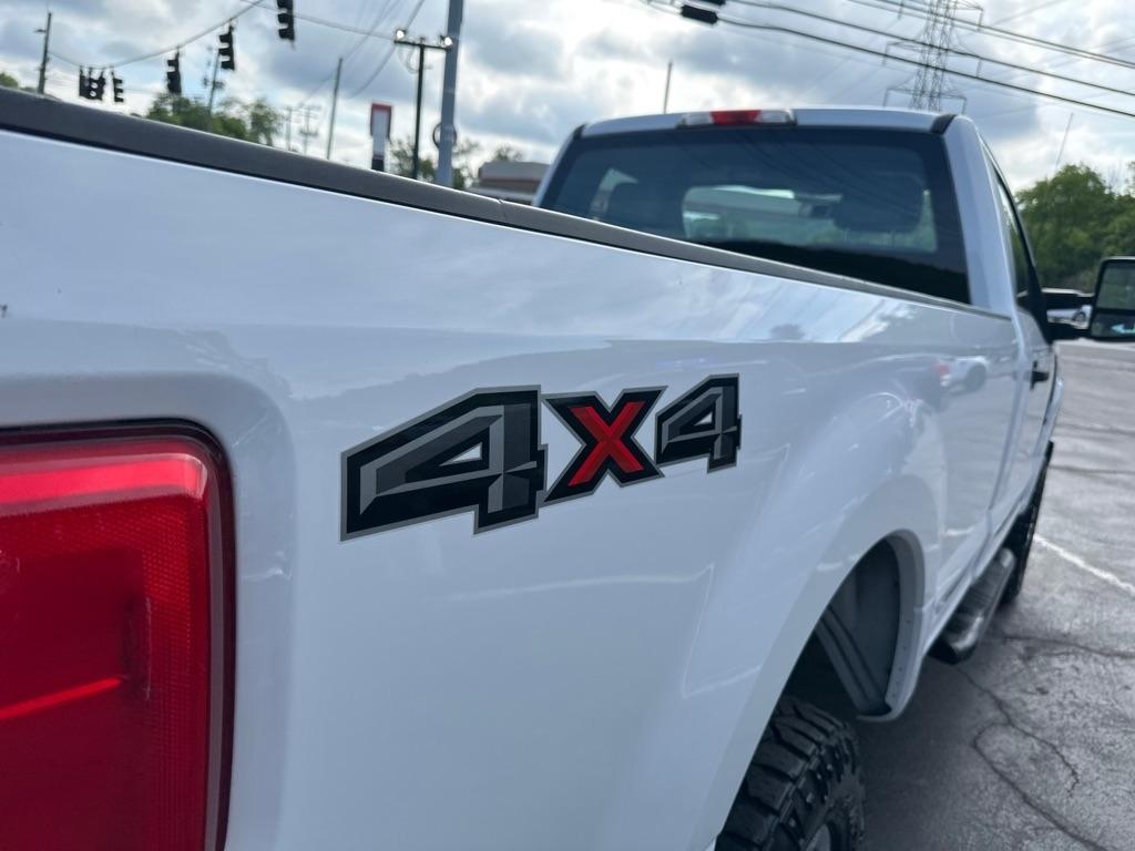 Ford Super Duty F-250 SRW XLT 4WD Reg Cab 8' Box 2019