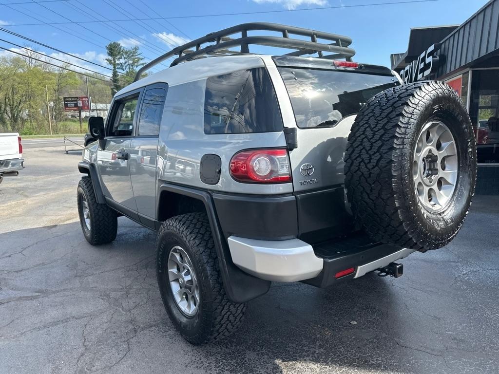 Toyota FJ Cruiser 4WD 4dr Man (Natl) 2012