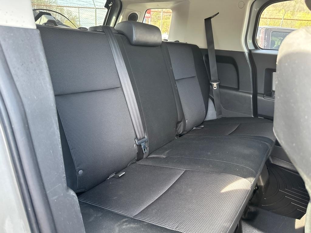 Toyota FJ Cruiser 4WD 4dr Man (Natl) 2012