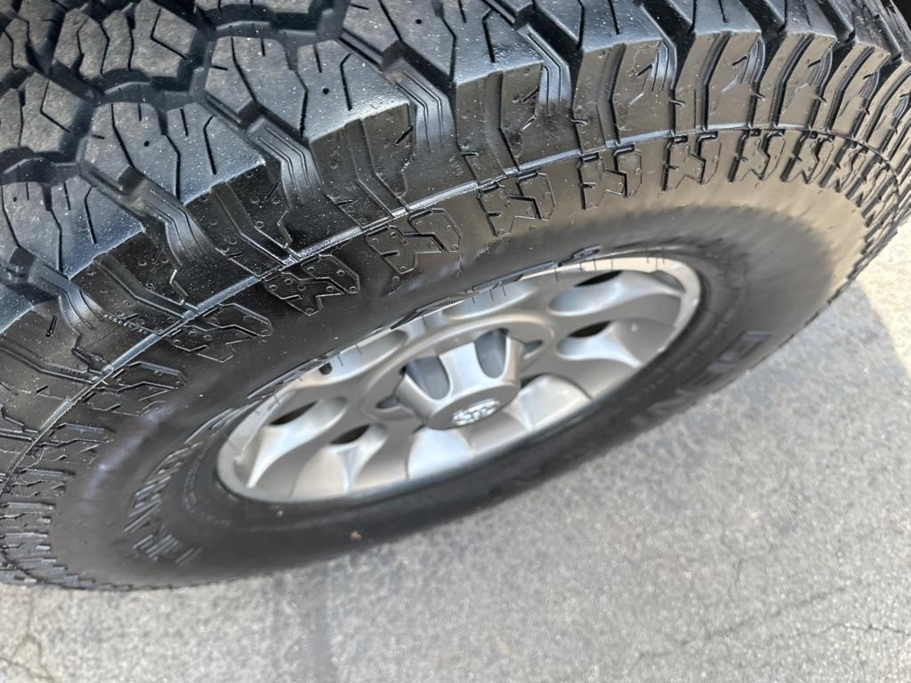 Toyota FJ Cruiser 4WD 4dr Man (Natl) 2012