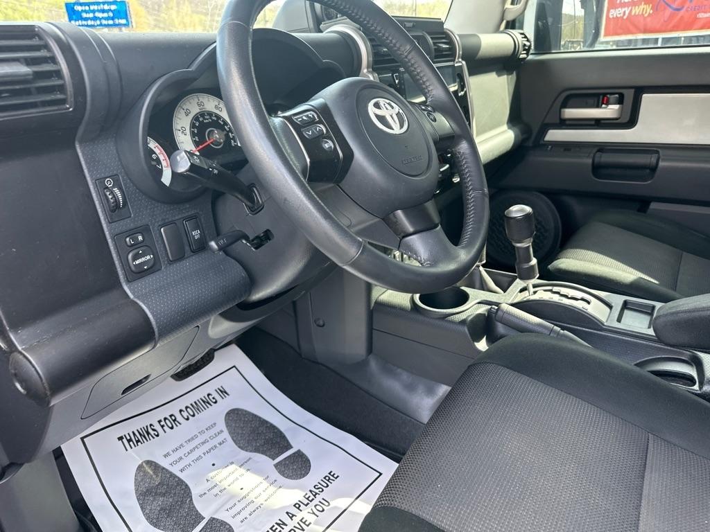 Toyota FJ Cruiser 4WD 4dr Man (Natl) 2012