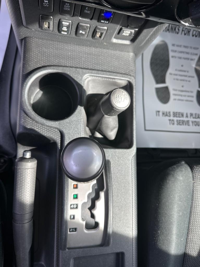 Toyota FJ Cruiser 4WD 4dr Man (Natl) 2012