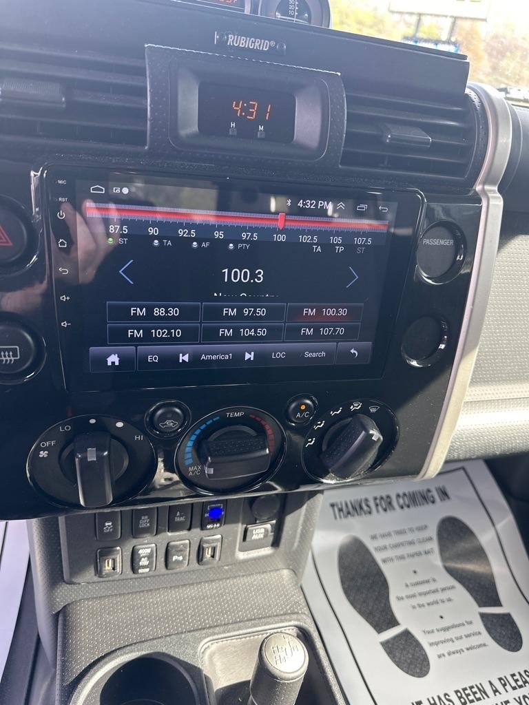 Toyota FJ Cruiser 4WD 4dr Man (Natl) 2012