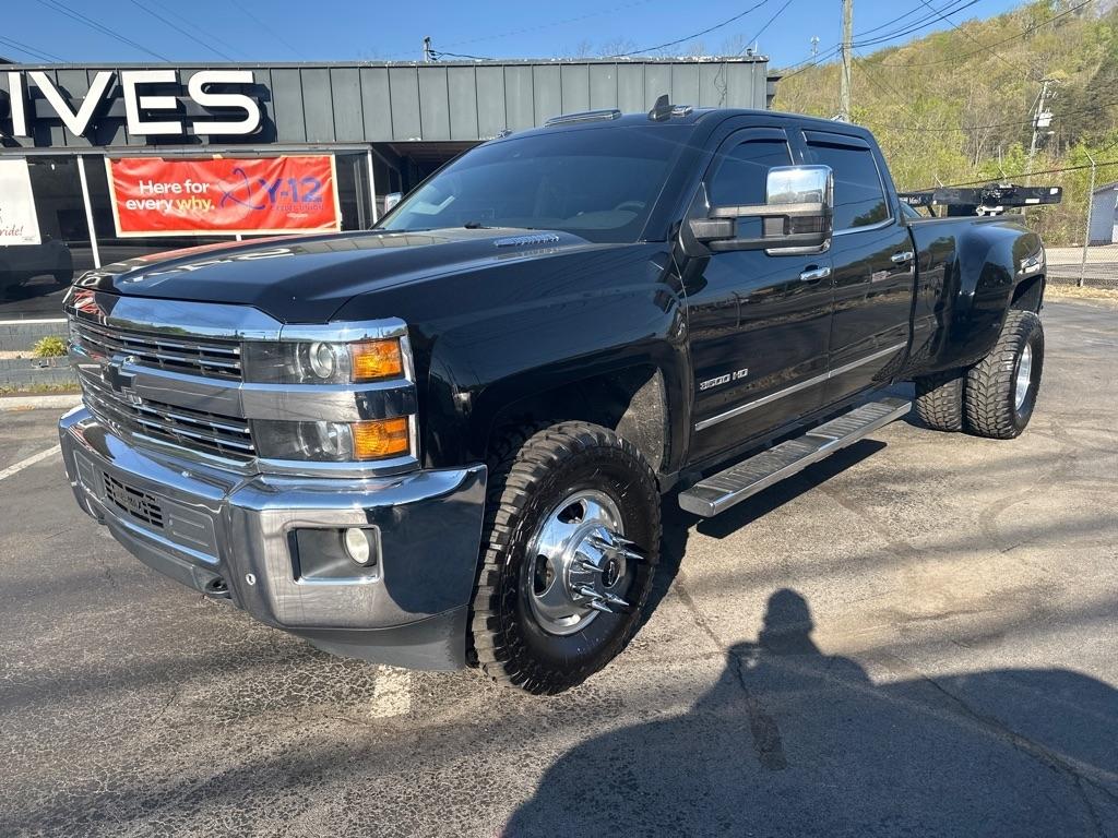 2015 Chevrolet Silverado 3500HD Built After Aug 14 4WD Crew Cab 167.7" LTZ